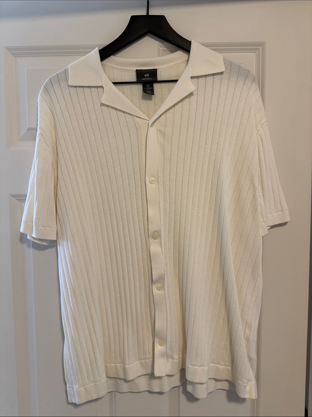 H&M Men's Cream Short-Sleeve Ribbed Button-Down Knit Shirt